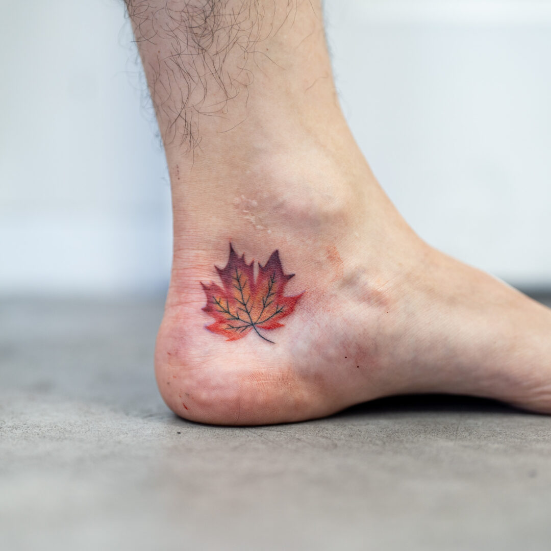 かかとにもみじ(紅葉)タトゥー(Maple Leaf Tattoo on the Heel)